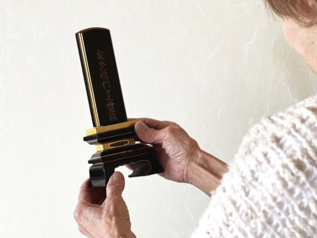 そもそも「白木位牌」とは？なぜ色が塗られていないの？🪵