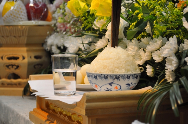 そもそも「一膳飯（枕飯）」とは？込められた深い意味としきたり🌾